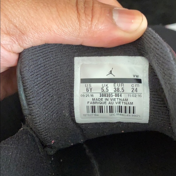 Jordan 12 playoff lows - Picture 2 of 4